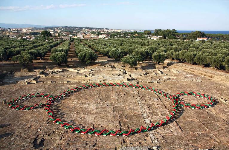 Michelangelo Pistoletto & Love Difference - Breathe Difference